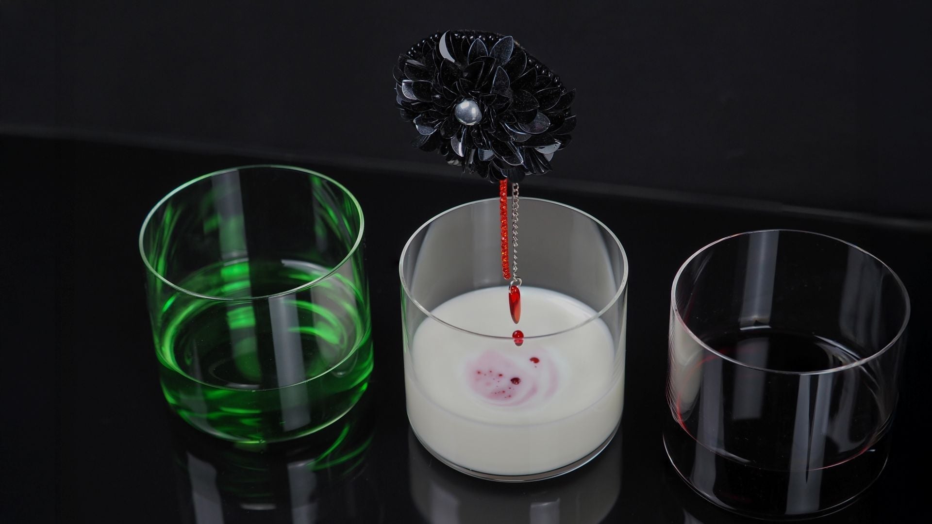 Dark Romance: Accessories for a Stylish Halloween